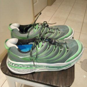 Mens Hoka running shoes size 10.5